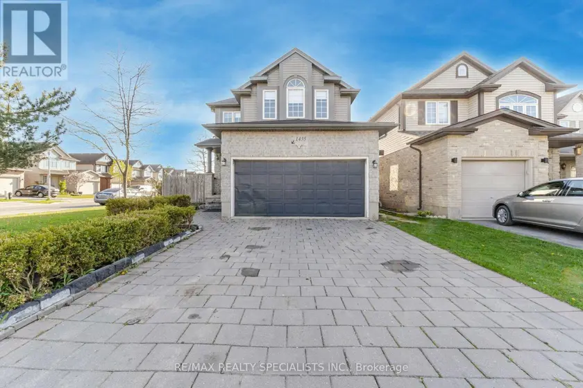 Detached at 1435 MICKLEBOROUGH DRIVE, London
