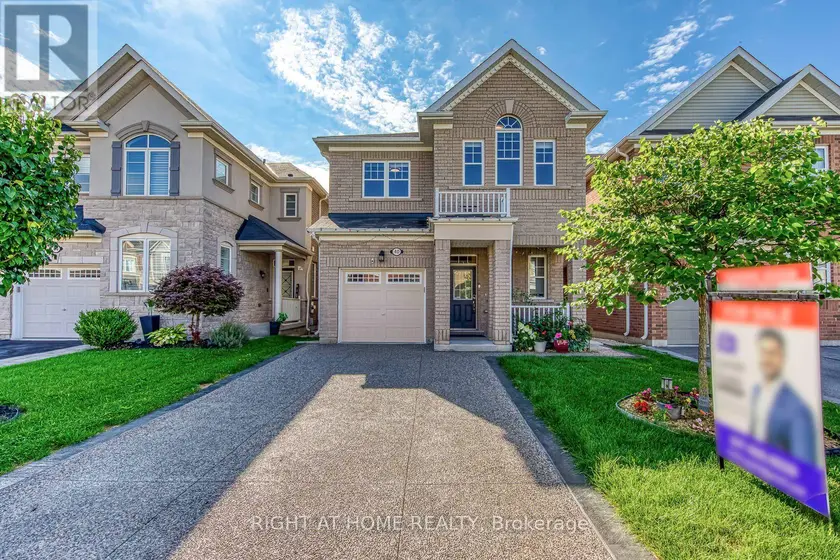 Detached at 40 STILLWATER CRESCENT, Hamilton