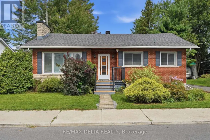 Detached at 29 CATHERINE STREET E, North Glengarry