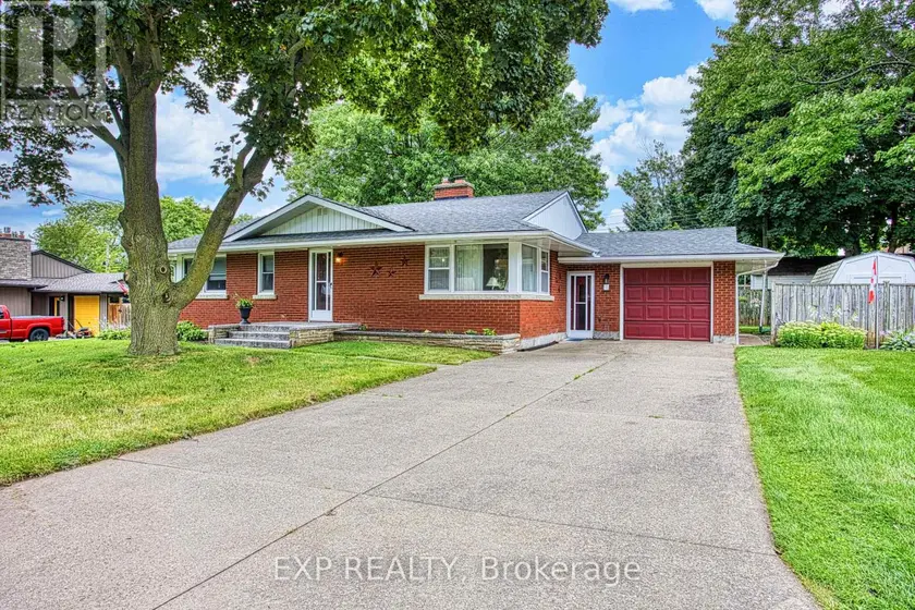 Detached at 6 CHERRYWOOD AVENUE, Grimsby