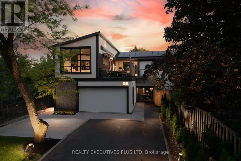 Detached at 36 LAKEVIEW DRIVE, Hamilton