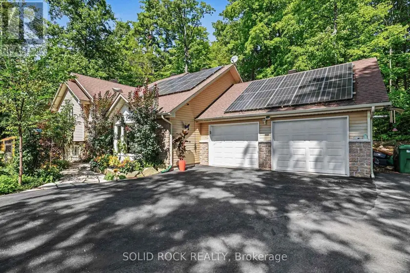 Detached at 712 FLAT RAPIDS ROAD, McNab/Braeside