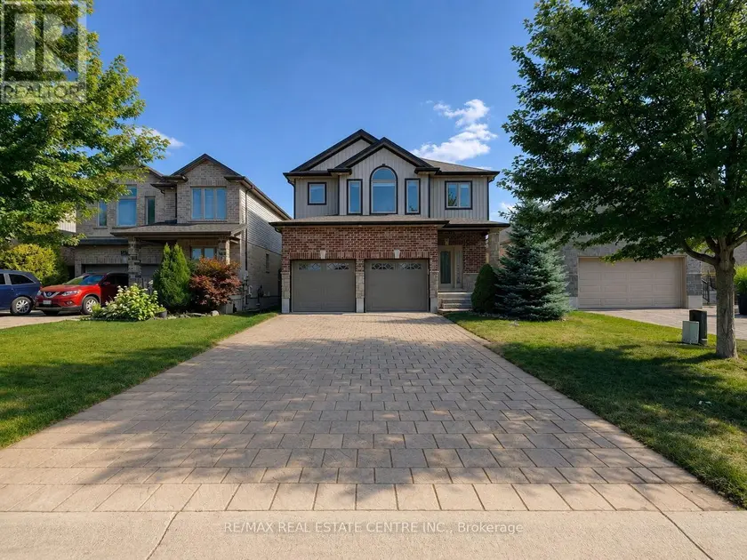 Detached at 1029 MOY CRESCENT, London North