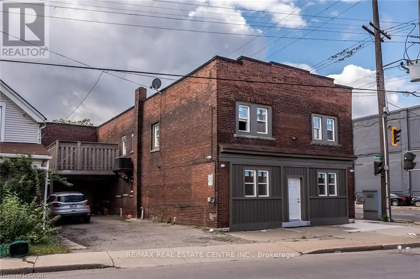 Townhouse at A - 104 BEACH ROAD, Hamilton