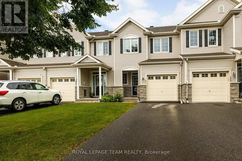 Townhouse at 490 DUNDONALD DRIVE, Ottawa