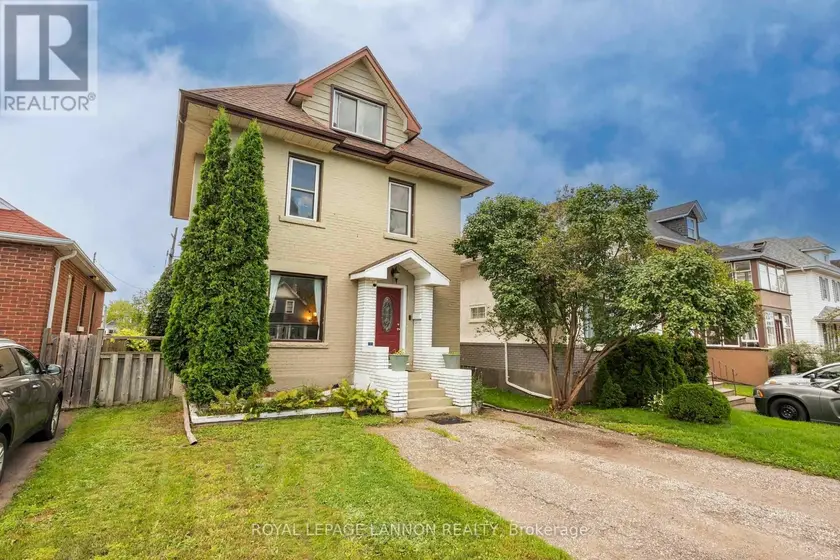 Detached at 223 MARKS ST S, Thunder Bay