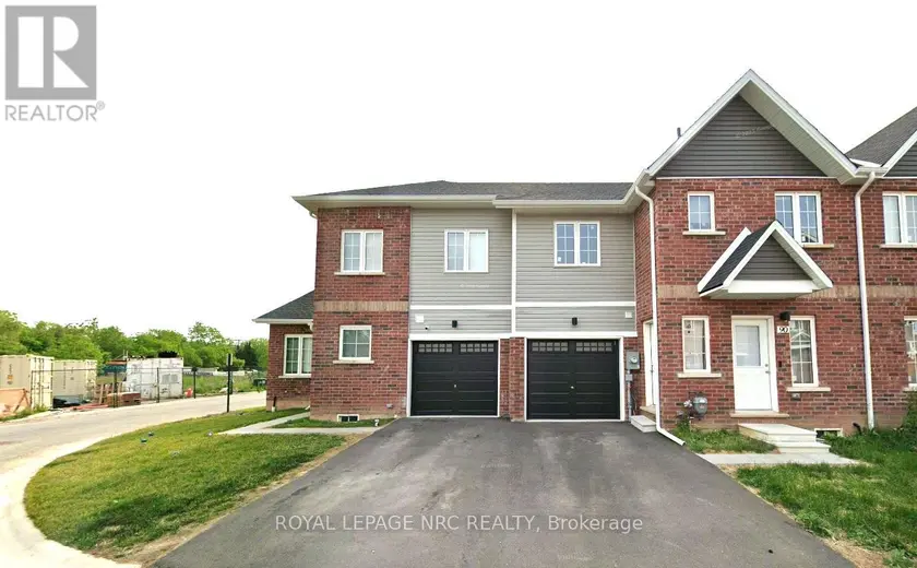 Townhouse at 90 HIGHRIVER TRAIL, Welland