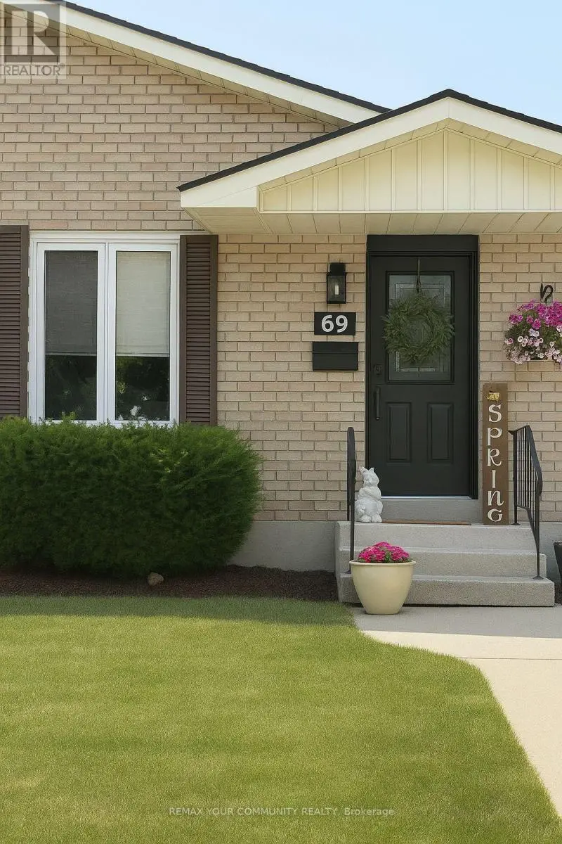 Semi-Detached/Link at 69 BRANLYN CRESCENT, Brantford