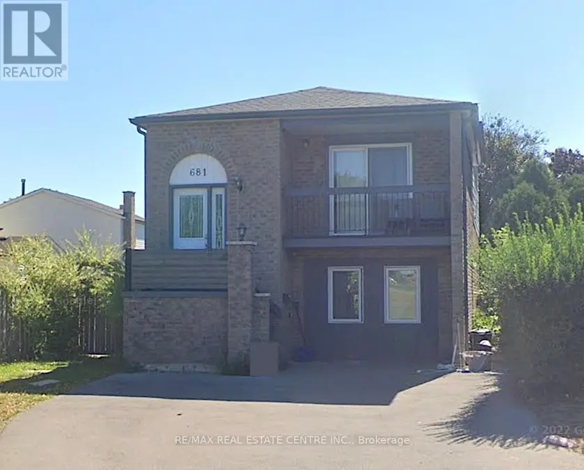 Detached at 2 - 681 UPPER WENTWORTH STREET, Hamilton