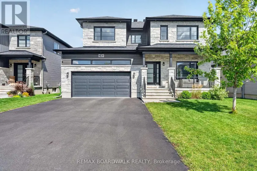 Detached at 340 MOONLIGHT DRIVE, Russell