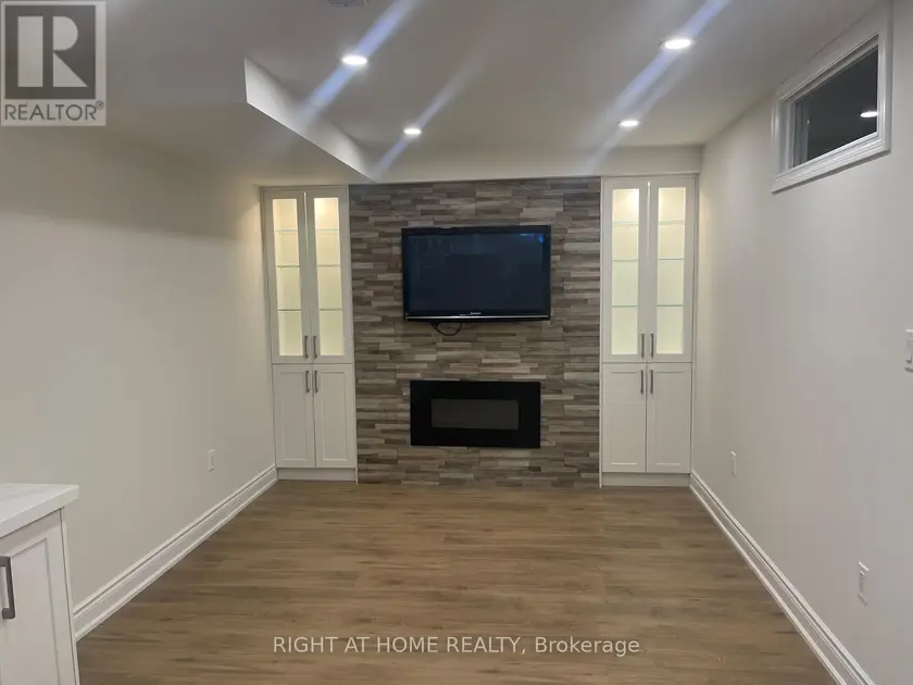 Detached at BSMT - 49 MASTERS STREET, Welland