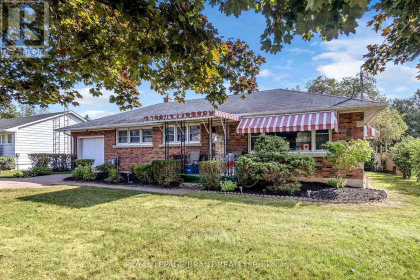 Detached at 7 WILLOWDALE STREET, Brant