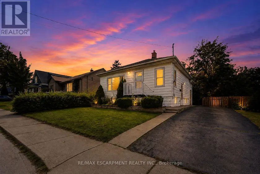 Detached at 22 DAVID AVENUE, Hamilton