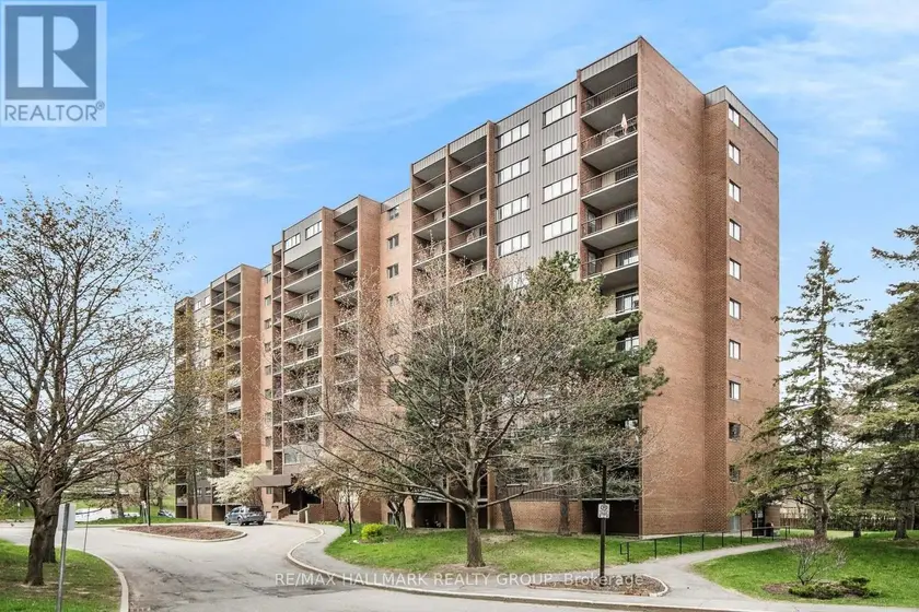 Apartment at 401 - 2630 SOUTHVALE CRESCENT, Ottawa