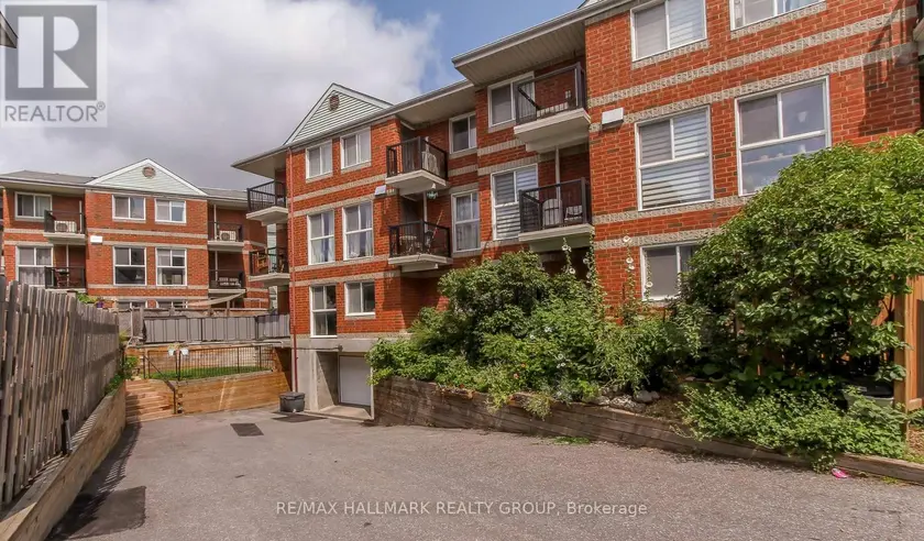 Townhouse at 3 ARMSTRONG STREET, Ottawa