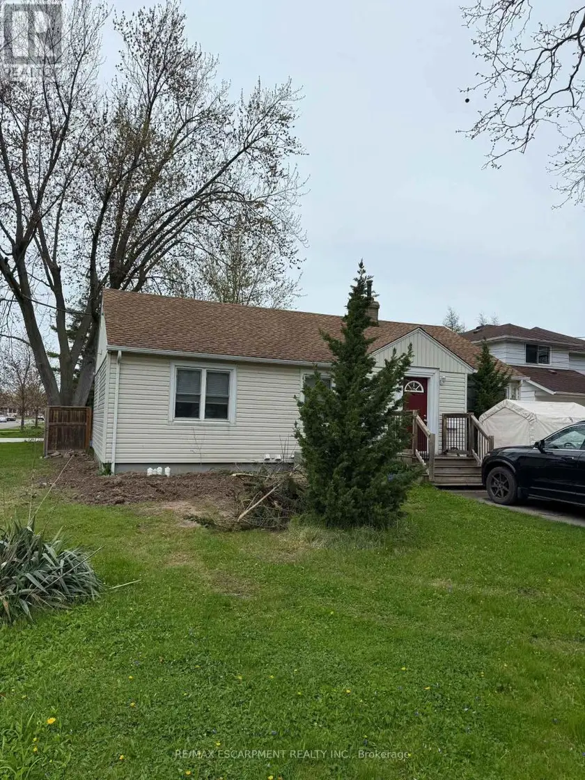 Detached at 2 - 41 BEAMER AVENUE, St. Catharines
