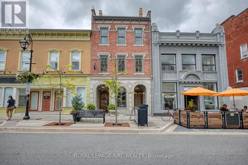 Detached at 51 FRONT STREET S, Thorold