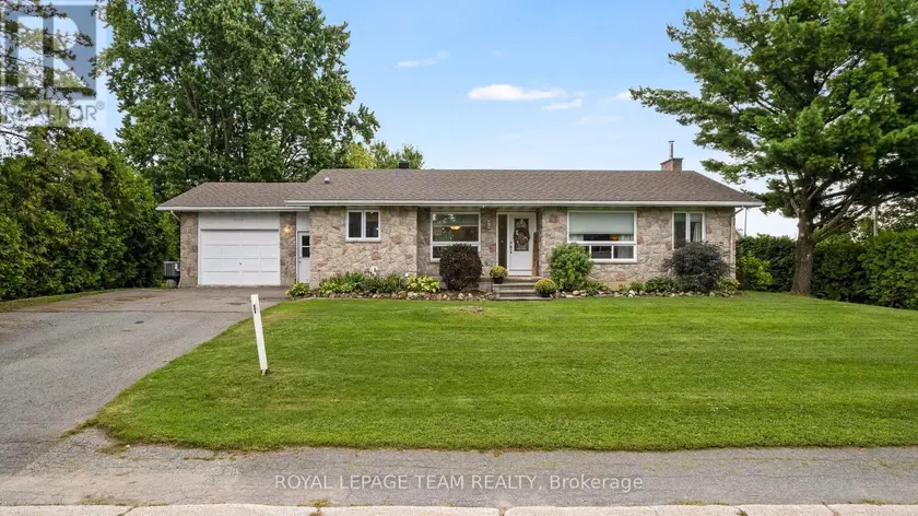 Detached at 4603 GREGOIRE ROAD, Russell
