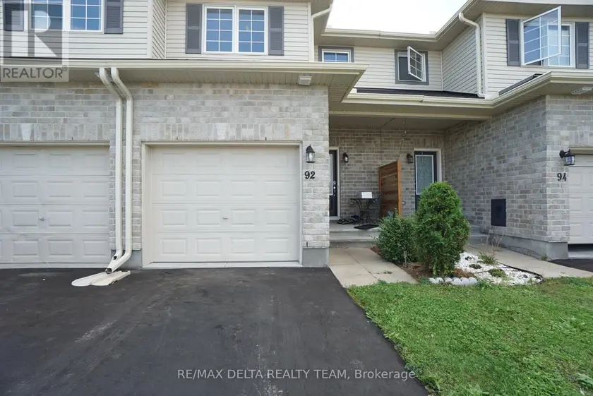 Townhouse at 92 BELLWOOD DRIVE, Arnprior