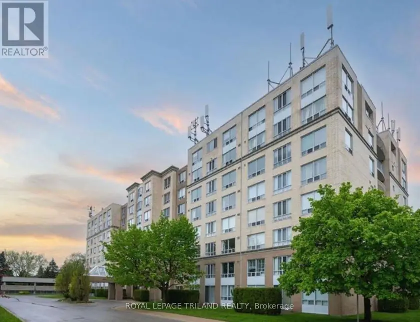 Apartment at 404 - 1510 RICHMOND STREET, London North
