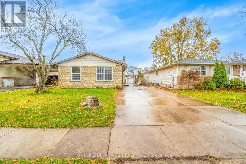 Detached at 15 KEEFER ROAD, Thorold