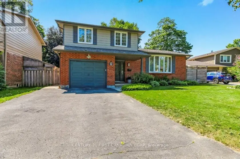 Detached at 42 PORTAL COURT, London North
