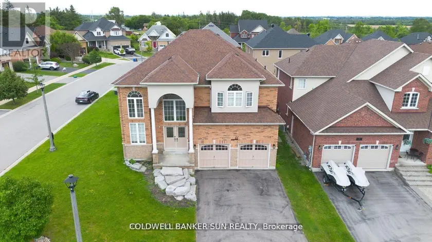 Detached at 33 ELLIS CRESCENT, Kawartha Lakes