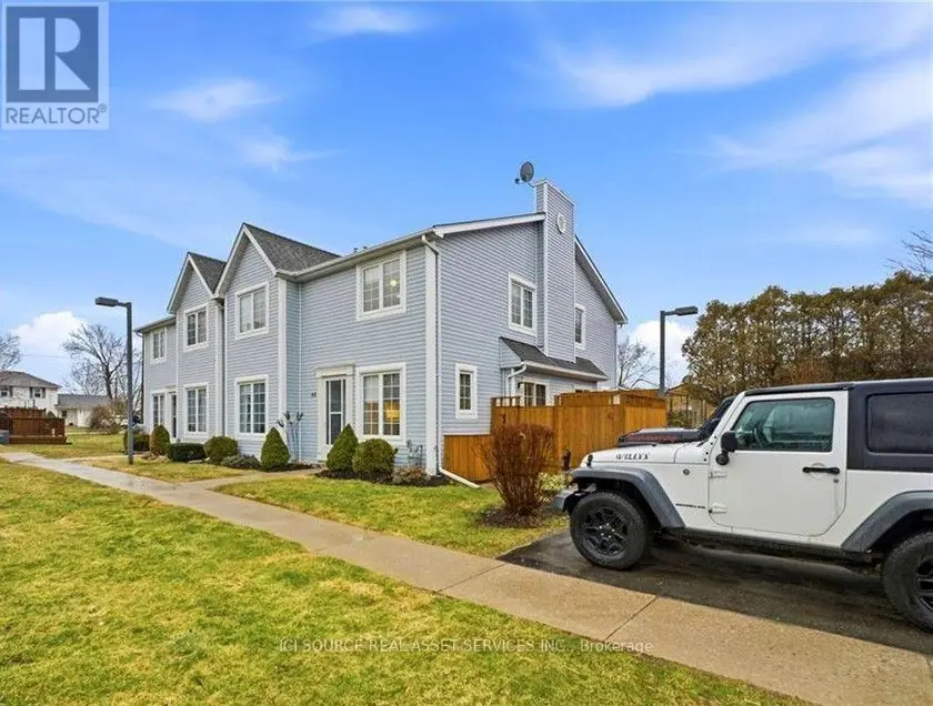 Townhouse at 48 - 14 NEW LAKESHORE ROAD, Norfolk