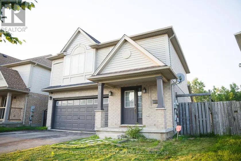 Detached at 685 NORTH LEAKSDALE CIRCLE, London South