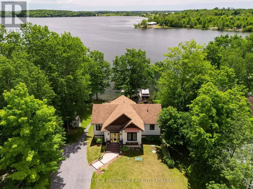 Detached at 3842 HIDEAWAY LANE, Frontenac