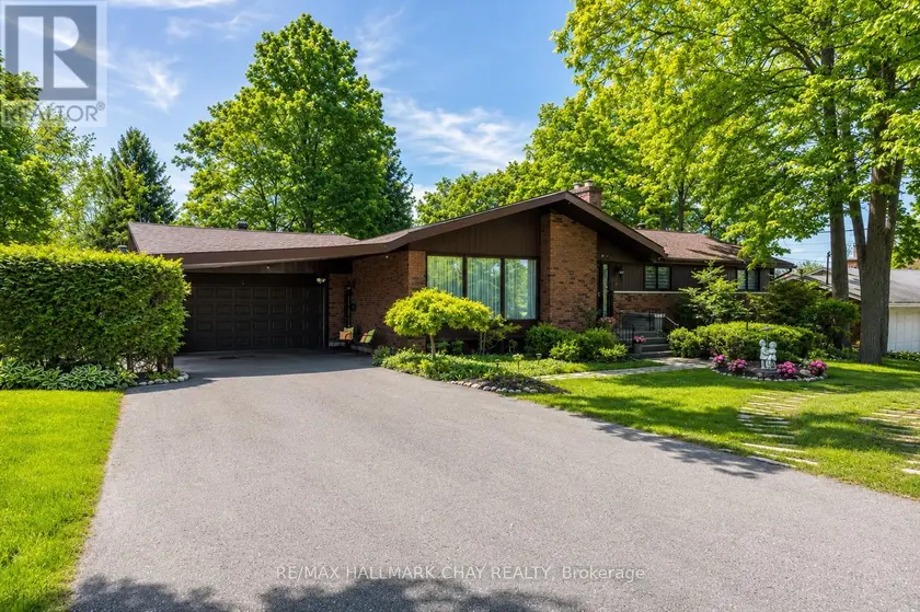 Detached at 1009 FAIRBAIRN STREET, Peterborough
