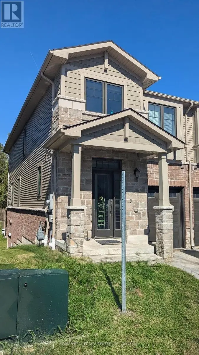 Townhouse at 49 - 100 HOLLYWOOD COURT, Cambridge