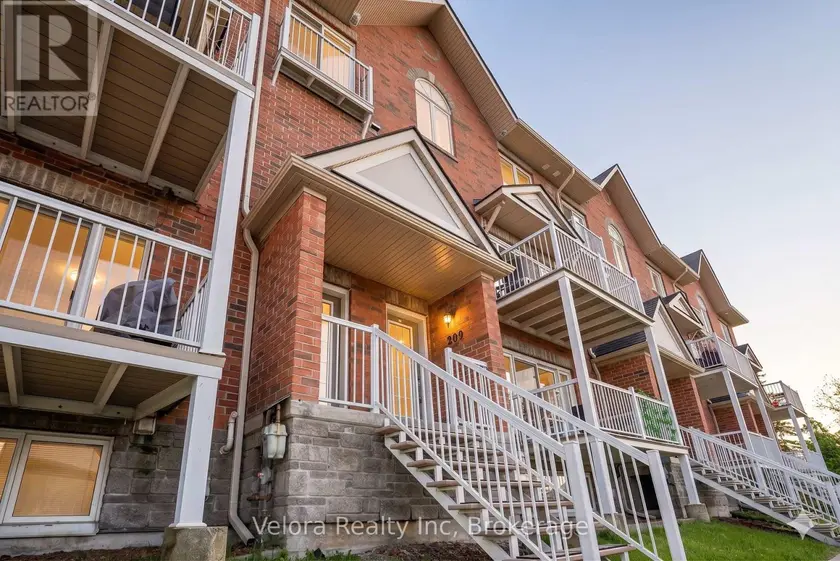 Townhouse at 209 - 3275 SAINT JOSEPH BOULEVARD, Ottawa