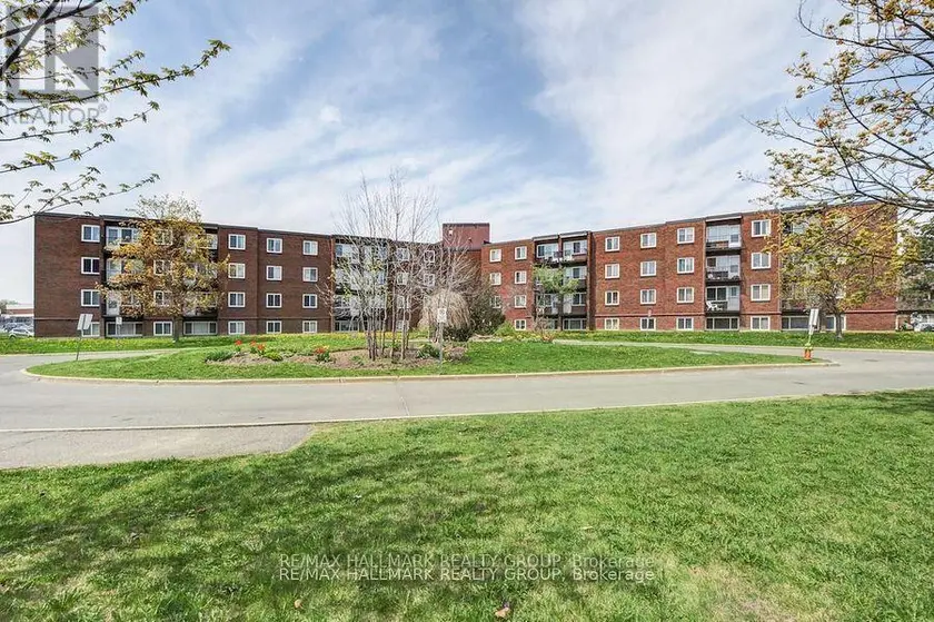 Apartment at 401C - 2041 ARROWSMITH DRIVE, Ottawa