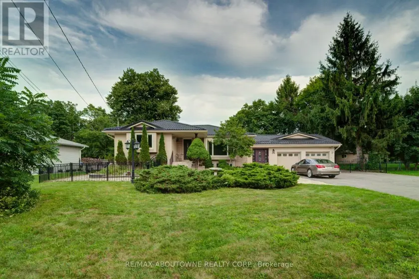 Detached at 178 CARLISLE ROAD, Hamilton