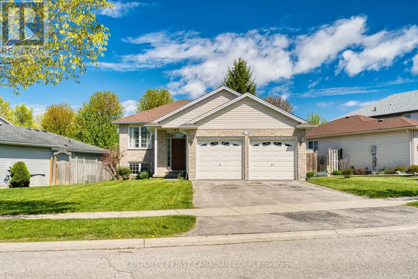 Detached at 1761 DEVOS DRIVE, London North