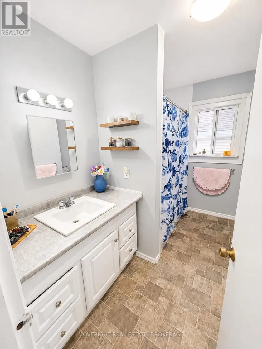 Multiplex at UNIT 3 - 24 OTTAWA STREET, St. Catharines