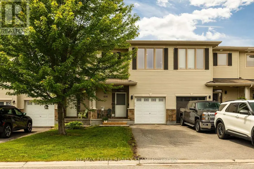 Townhouse at 616 SPIKEMOSS PLACE, Ottawa