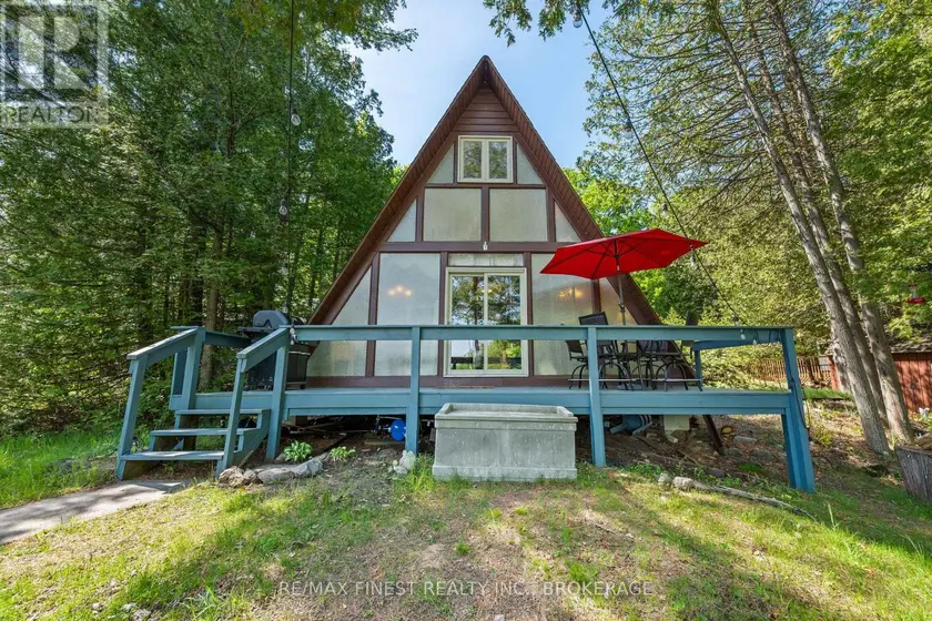 Detached at 53 HILLSIDE LANE, Frontenac