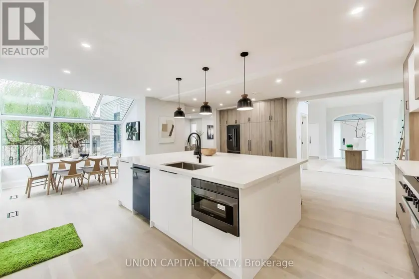 Detached at 58 FORSYTH AVENUE N, Hamilton