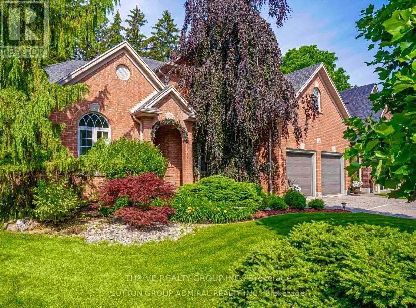 Detached at 68 HAVENWOOD WAY, London North