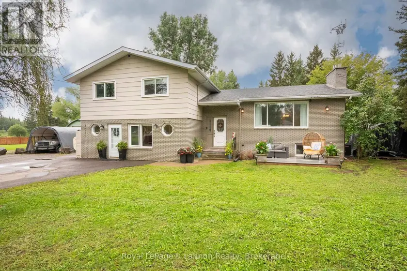Detached at 2020 MOUNTAIN ROAD, Thunder Bay