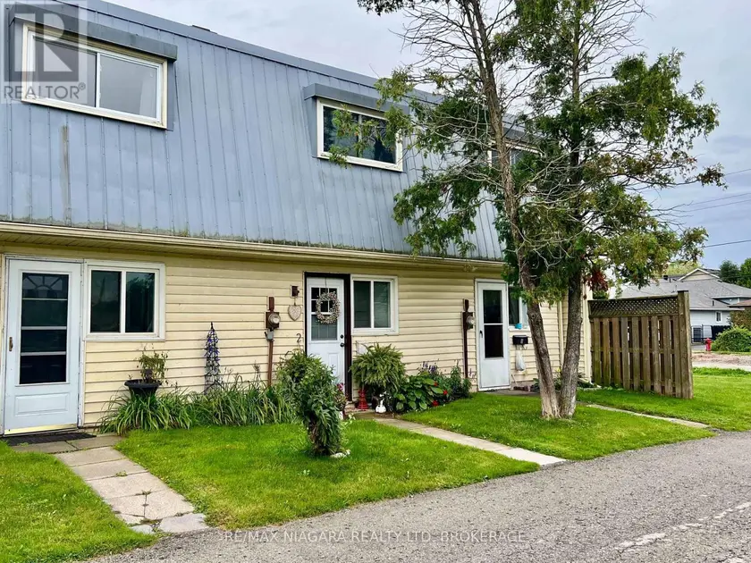 Townhouse at 2 - 8646 WILLOUGHBY DRIVE, Niagara Falls