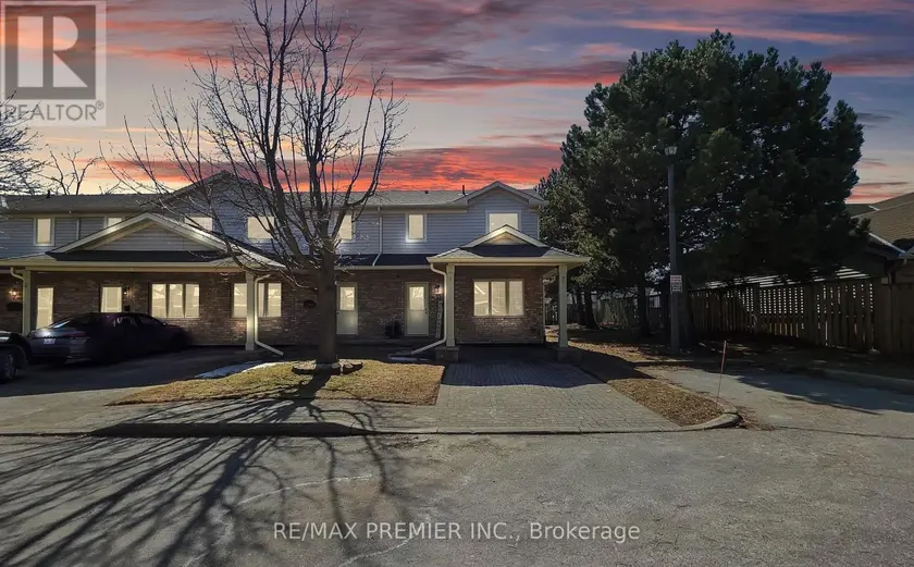 Townhouse at 13 - 9 WENTWORTH DRIVE, Grimsby