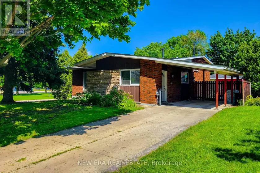 Detached at 1 VERA COURT, Hamilton