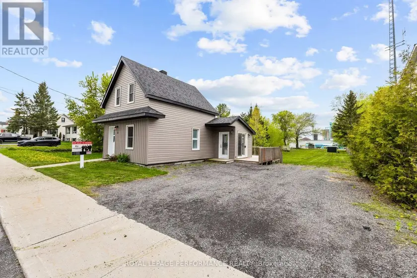 Detached at 6 SPRING STREET, North Glengarry