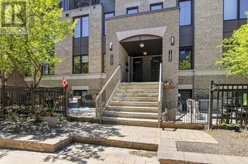 Townhouse at 130A LINDENSHADE DRIVE, Ottawa