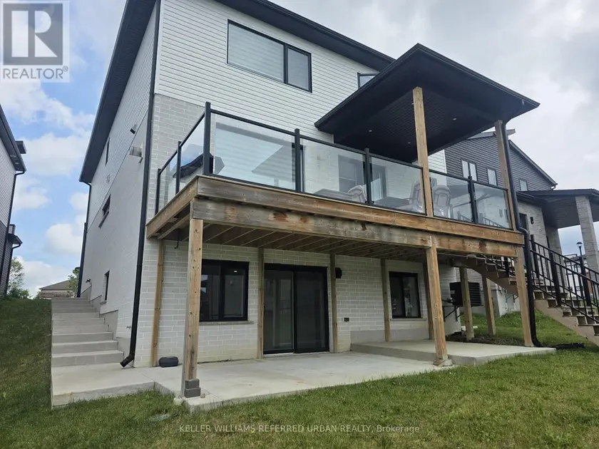 Detached at LOWER UNIT - 2214 TOKALA TRAIL, London