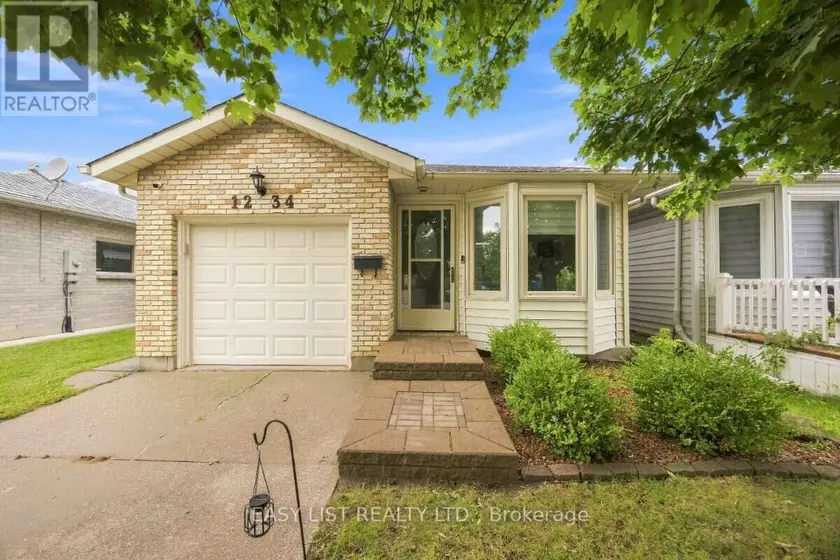 Detached at 1234 THISTLEDOWN AVENUE, Sarnia