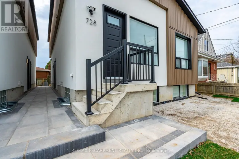 Detached at B - 728 ELEVENTH AVENUE, Hamilton